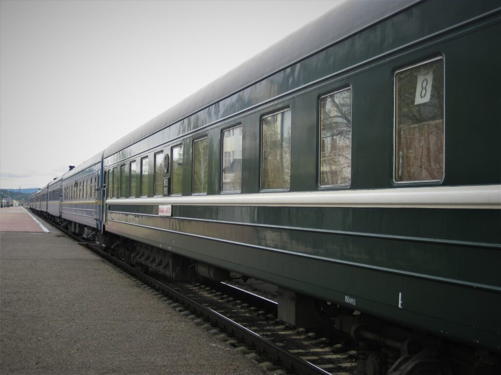 Der grüne Zug in die Mongolei an der russisch-mongolischen Grenze. 