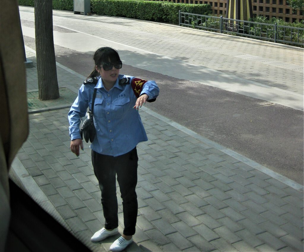 Kondukteurin eines Touristenbusses in Xi'an