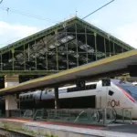 Zug nach Barcelona: TGV InOui im Gleis am Pariser Bahnhof "Gare de Lyon".