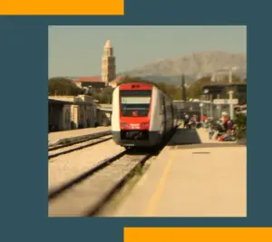 ICN Zug am Bahnhof in Split - East Rail Stories Kroatien