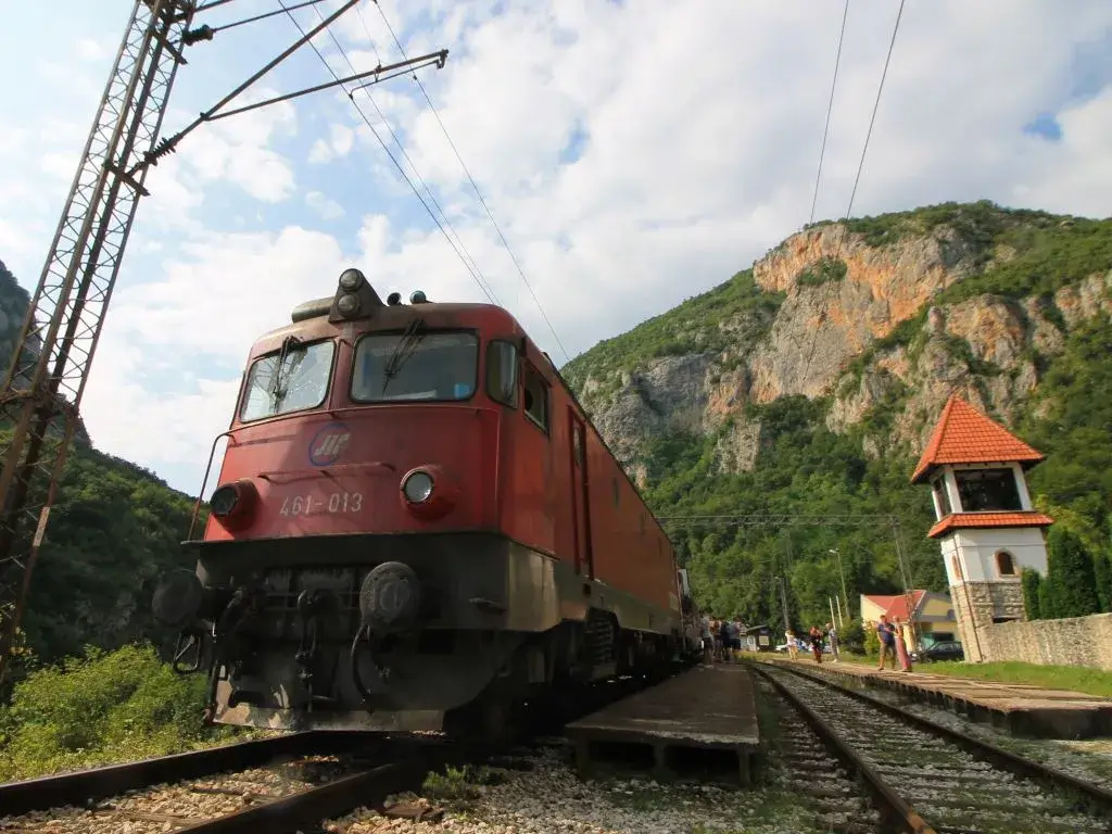 Bahnstrecke Belgrad-Bar | Reise mit Titos Gebirgsbahn